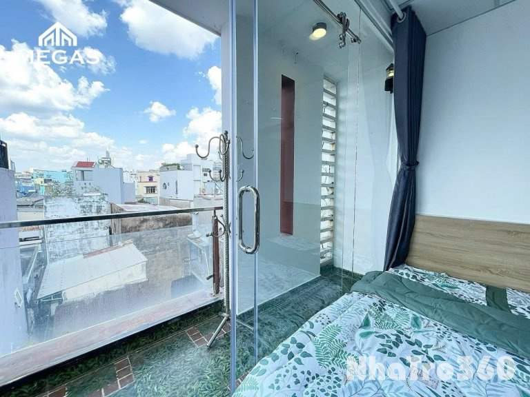 Cho thuê căn Studio ban công tách bếp Q1, ngay chợ Tân Định, nhà thờ Tân Định, công viên Lê Văn Tám