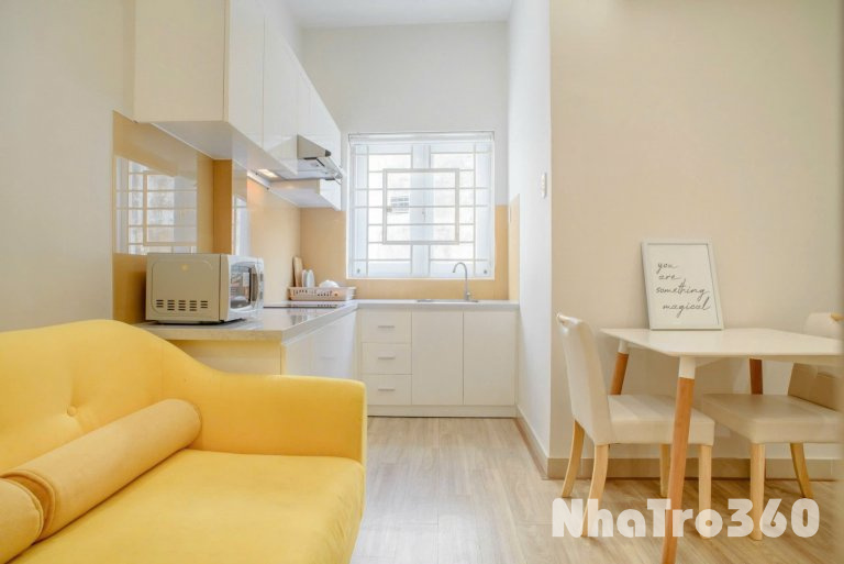 Cho thuê căn hộ ban công, Q1, Đường Trần Đình Xu, gần Cầu Nguyễn Văn Cừ, Công Viên 23/9, ĐH Sài Gòn