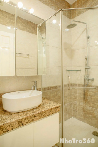 Cho thuê căn hộ ban công, Q1, Đường Trần Đình Xu, gần Cầu Nguyễn Văn Cừ, Công Viên 23/9, ĐH Sài Gòn