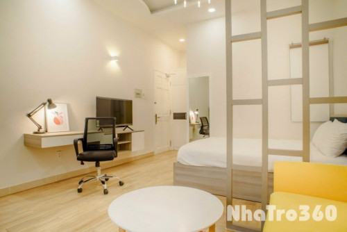 Cho thuê căn hộ ban công, Q1, Đường Trần Đình Xu, gần Cầu Nguyễn Văn Cừ, Công Viên 23/9, ĐH Sài Gòn