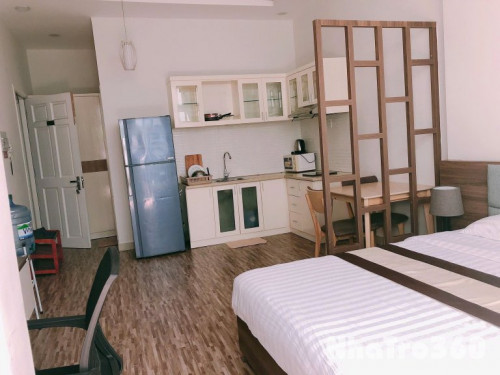 Cho thuê căn hộ ban công, Q1, Đường Trần Đình Xu, gần Cầu Nguyễn Văn Cừ, Công Viên 23/9, ĐH Sài Gòn