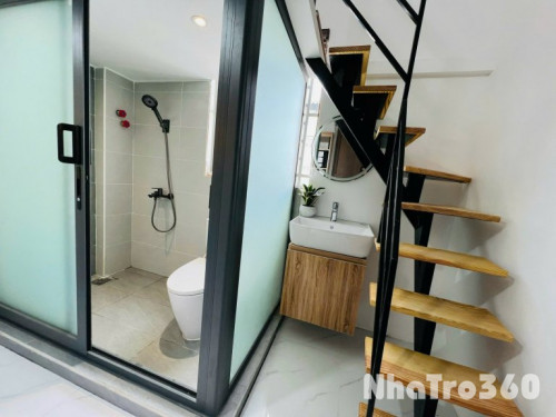 Cho thuê căn hộ 1PN, gác, Q4, đường Tôn Thất Thuyết, gần ĐH Nguyễn Tất Thành, Cầu Tân Thuận