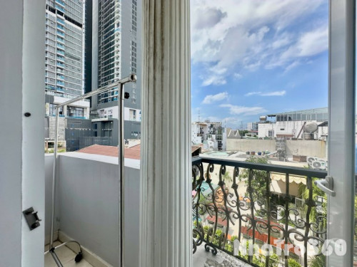 Cho thuê căn Studio ban công Q1, gần chợ Bến Thành, chợ Thái Bình, phố tây Bùi Viện, Nowzone…