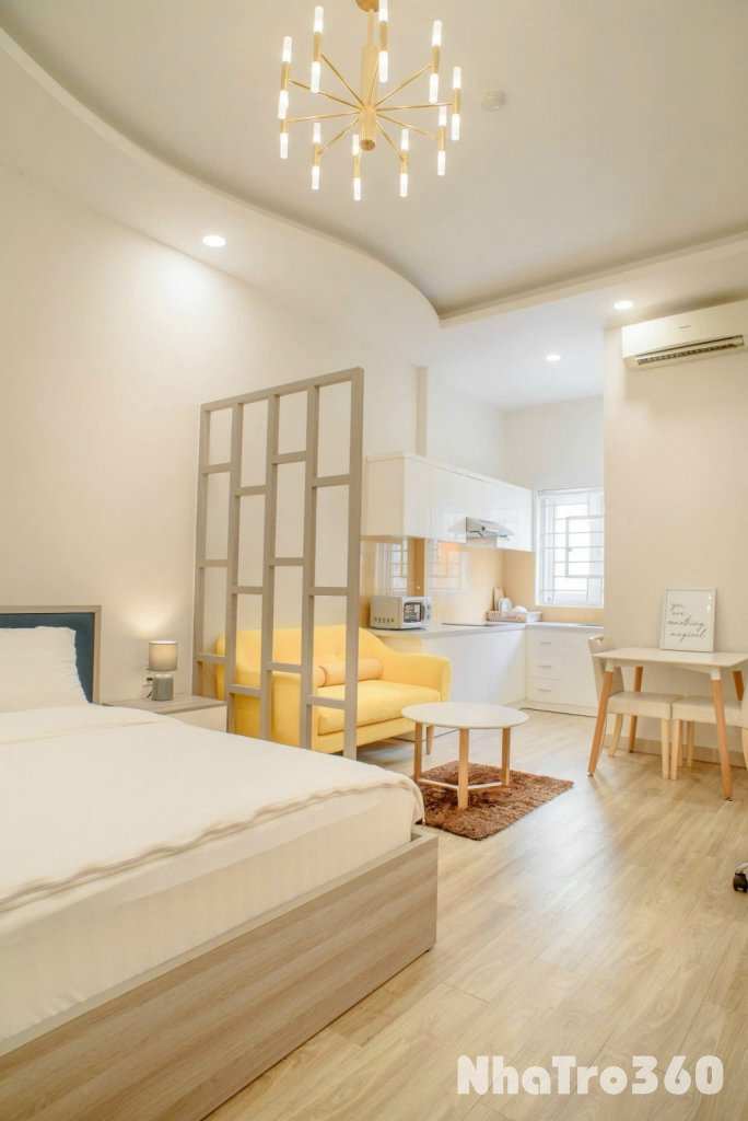 Cho thuê căn hộ ban công, Q1, Đường Trần Đình Xu, gần Cầu Nguyễn Văn Cừ, Công Viên 23/9, ĐH Sài Gòn