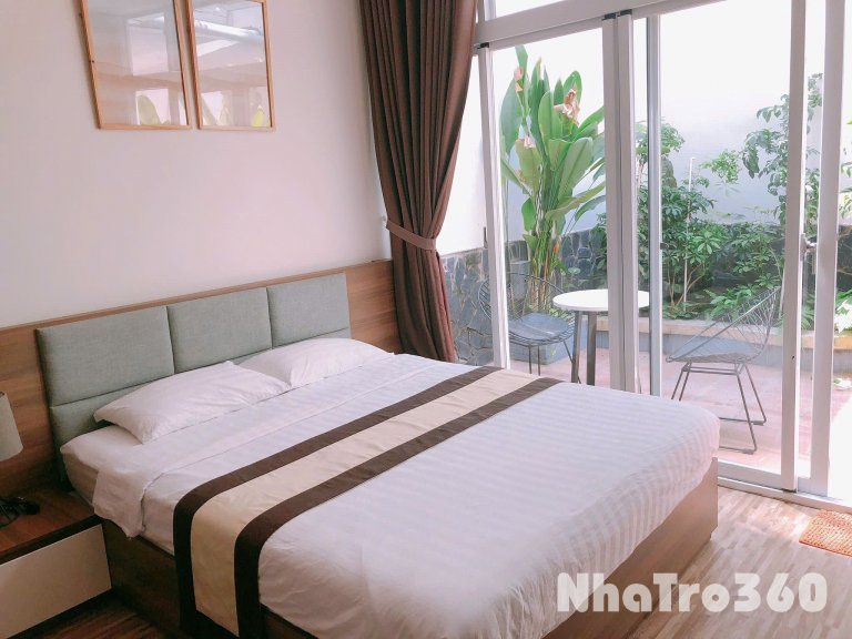 Cho thuê căn hộ ban công, Q1, Đường Trần Đình Xu, gần Cầu Nguyễn Văn Cừ, Công Viên 23/9, ĐH Sài Gòn