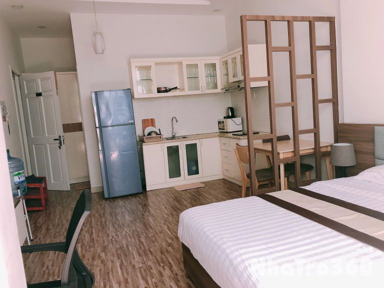 Cho thuê căn hộ ban công, Q1, Đường Trần Đình Xu, gần Cầu Nguyễn Văn Cừ, Công Viên 23/9, ĐH Sài Gòn