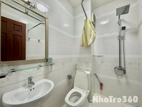 Cho thuê căn Studio ban công Q1, gần chợ Bến Thành, chợ Thái Bình, phố tây Bùi Viện, Nowzone…