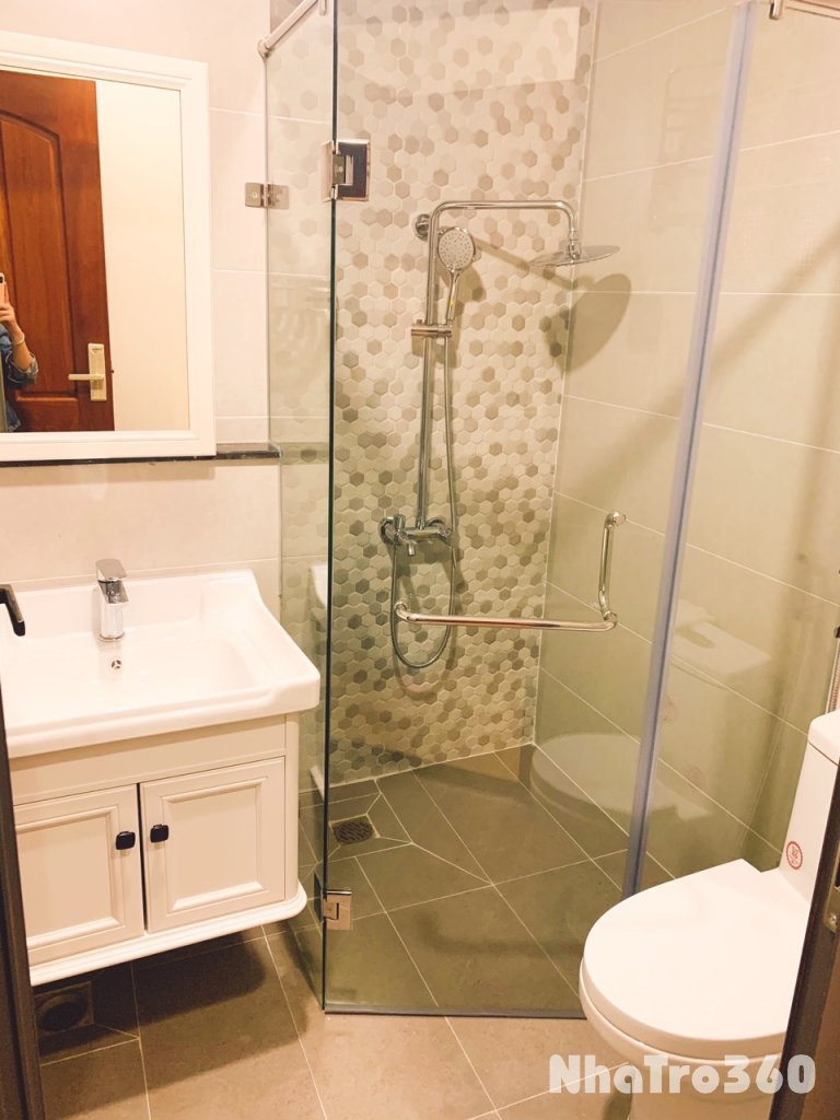 Cho thuê căn hộ Q4, Đường Bến Vân Đồn, gần ĐH Nguyễn Tất Thành, ĐH Luật, Chợ Xóm Chiếu