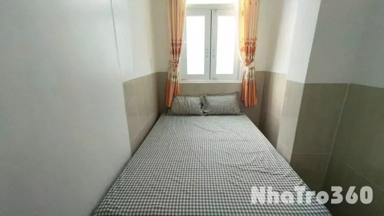 Cho thuê căn hộ 2PN, ban công, Q4, Đường Lê Văn Linh, gần ĐH Luật, ĐH Nguyễn Tất Thành, Chợ Xóm Chiếu