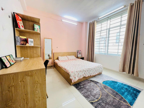 Cho thuê căn hộ tách bếp, Q1, đường Nguyễn Trãi, gần CV 23/9, ĐH Sài Gòn, Cầu Nguyễn Văn Cừ