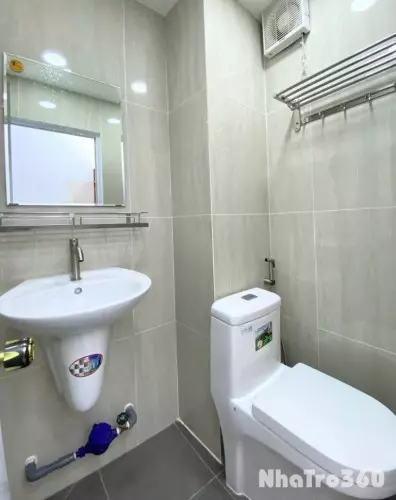 Cho thuê căn hộ 2PN, ban công, Q4, Đường Lê Văn Linh, gần ĐH Luật, ĐH Nguyễn Tất Thành, Chợ Xóm Chiếu