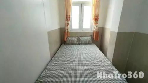 Cho thuê căn hộ 2PN, ban công, Q4, Đường Lê Văn Linh, gần ĐH Luật, ĐH Nguyễn Tất Thành, Chợ Xóm Chiếu