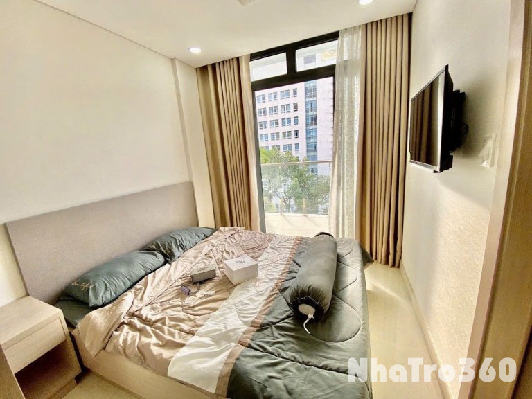 Cho thuê căn hộ ban công, Q1, đường Trần Hưng Đạo, gần ĐH Văn Lang, Công Viên 23 Tháng 9, cầu Nguyễn Văn Cừ