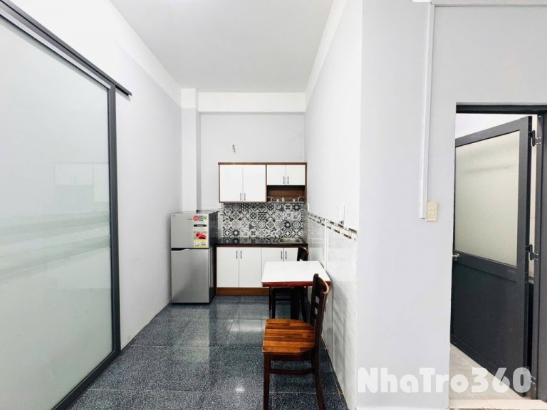 CĂN HỘ BAN CÔNG TÁCH BẾP NGAY TÂN BÌNH GẦN QUẬN 10