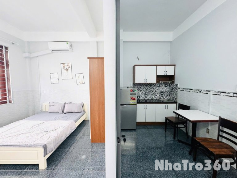 CĂN HỘ BAN CÔNG TÁCH BẾP NGAY TÂN BÌNH GẦN QUẬN 10