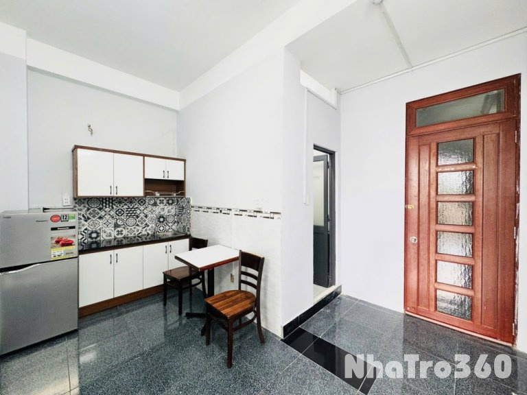 CĂN HỘ BAN CÔNG TÁCH BẾP NGAY TÂN BÌNH GẦN QUẬN 10