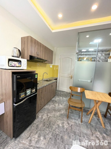 Cho thuê căn hộ ban công, Q4, Đường Nguyễn Khoái, gần Cầu Kênh Tẻ, Cầu Nguyễn Văn Cừ