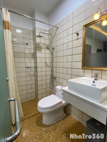 Cho thuê căn hộ ban công, Q4, Đường Nguyễn Khoái, gần Cầu Kênh Tẻ, Cầu Nguyễn Văn Cừ