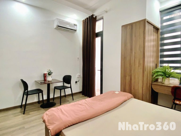 Cho thuê căn hộ ban công, Q1, đường Hoàng Sa, gần Cầu Thị Nghè, Thảo Cầm Viên, Đại Học Y Dược