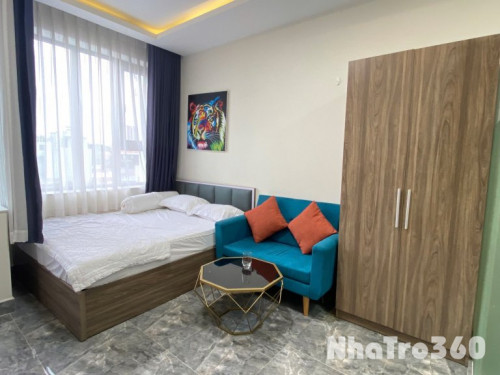 Cho thuê căn hộ ban công, Q4, Đường Nguyễn Khoái, gần Cầu Kênh Tẻ, Cầu Nguyễn Văn Cừ