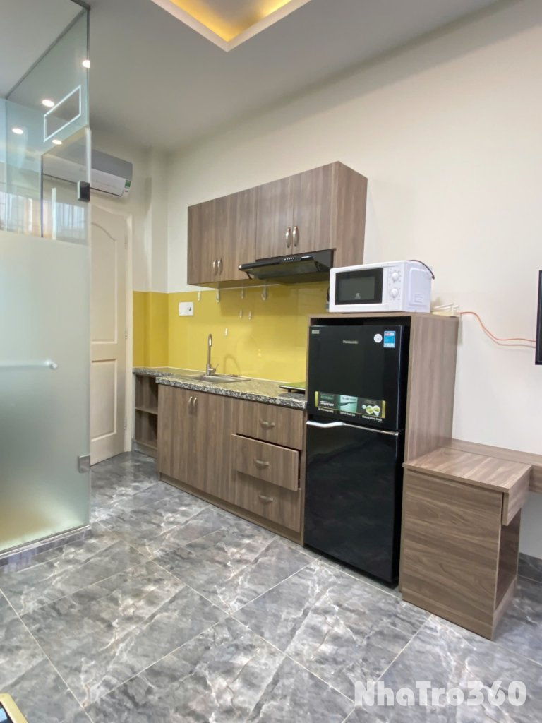 Cho thuê căn hộ ban công, Q4, Đường Nguyễn Khoái, gần Cầu Kênh Tẻ, Cầu Nguyễn Văn Cừ