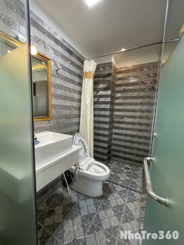 Cho thuê căn hộ ban công, Q4, Đường Nguyễn Khoái, gần Cầu Kênh Tẻ, Cầu Nguyễn Văn Cừ