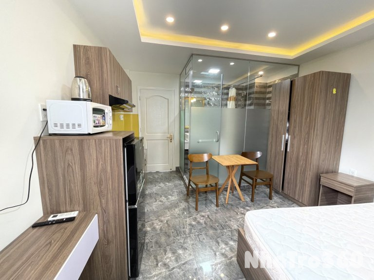 Cho thuê căn hộ ban công, Q4, Đường Nguyễn Khoái, gần Cầu Kênh Tẻ, Cầu Nguyễn Văn Cừ