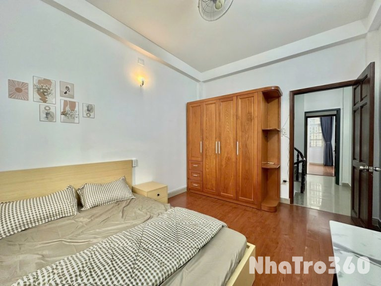 Cho thuê căn hộ 1PN quận 5, ban công lớn