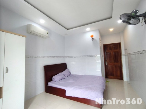 Full nội thất, ban công, tự do, giá rẻ