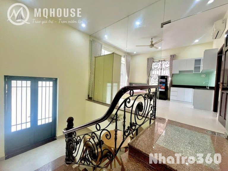 Cho thuê căn hộ ban công, Q1, Đường Trần Đình Xu, gần Công Viên 23/9, Công Viên Tao Đàn, Cầu Ông Lãnh