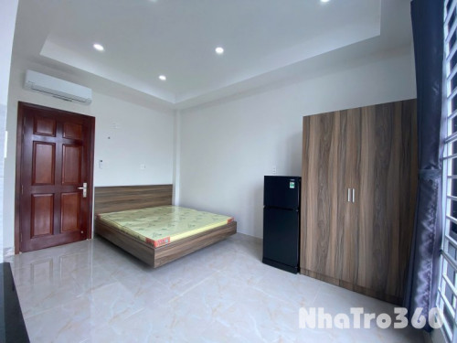 Cho thuê căn hộ ban công, Q1, đường Nguyễn Trãi, gần ĐH Sài Gòn, cầu Nguyễn Văn Cừ, Công Viên 23/9