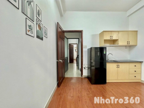 Cho thuê căn hộ 1PN quận 5, ban công lớn