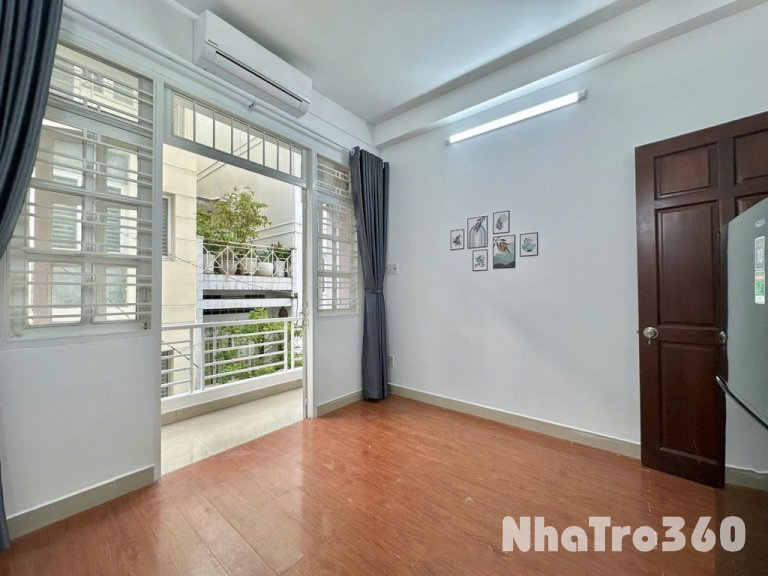 Cho thuê căn hộ 1PN quận 5, ban công lớn