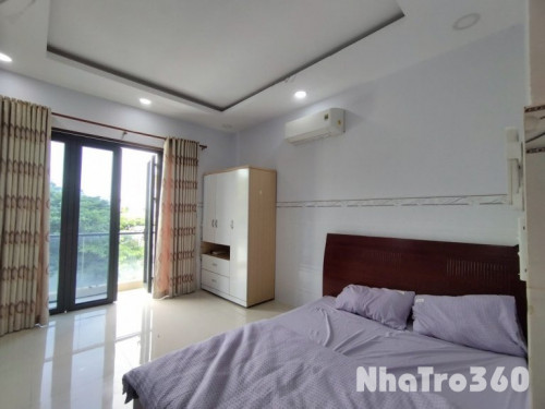 Full nội thất, ban công, tự do, giá rẻ