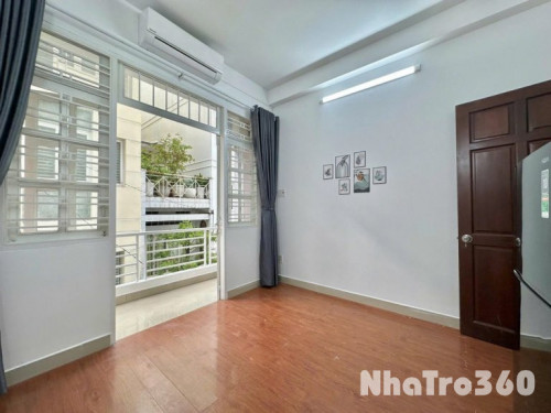 Cho thuê căn hộ 1PN quận 5, ban công lớn