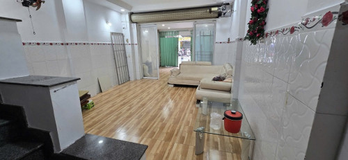 Chính chủ cần cho thuê mặt tiền tầng 1 nhà đẹp giá rẻ tại Phường 4 quận 4 thành phố Hồ Chí Minh thuận tiện kinh doanh buôn bán