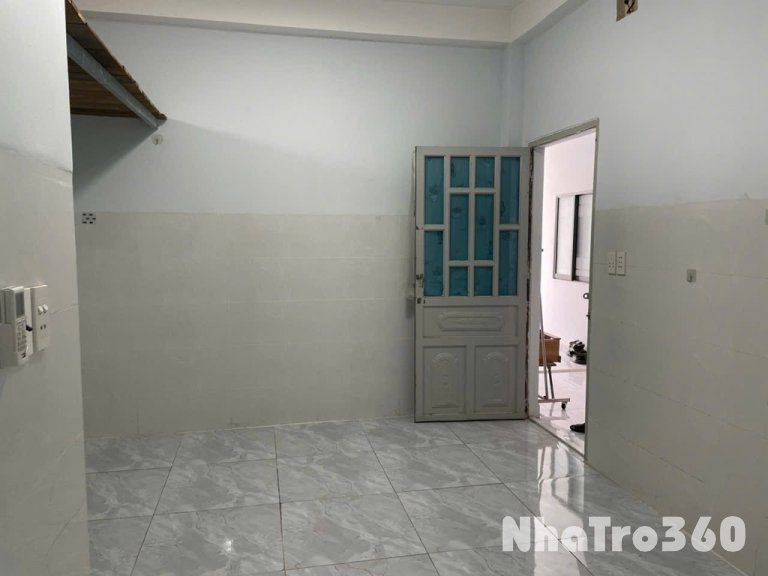 Cần cho thuê. Giá 3.5tr mới, có máy lạnh, rộng