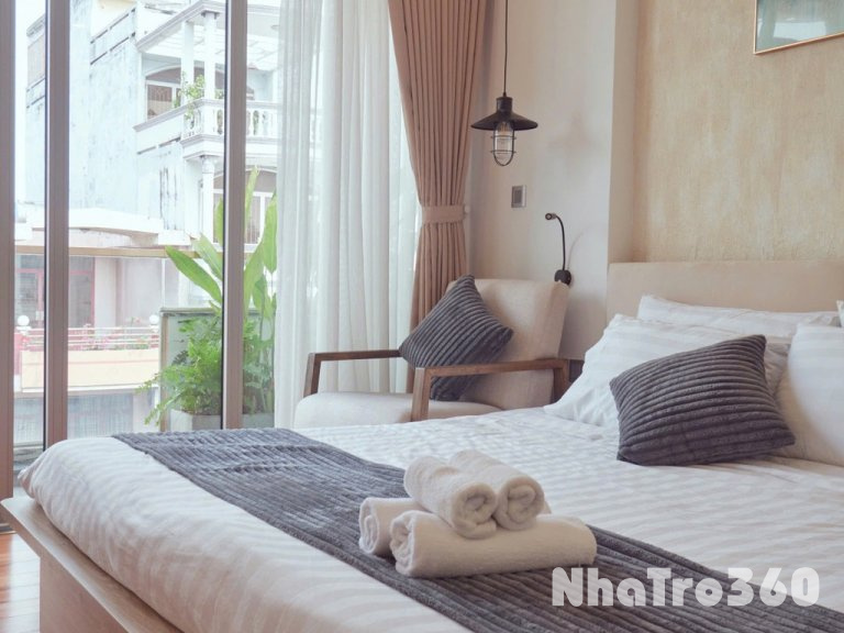 Cho thuê căn hộ ban công quận 1, full nội thất