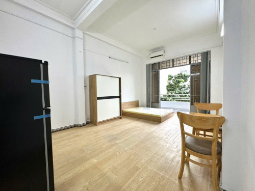 Phòng trọ Ban công rộng, full nội thất cơ bản Q4 - gần Đh Luật, Đh Nguyễn Tất Thành, cầu Khánh Hội, cầu Tân Thuận