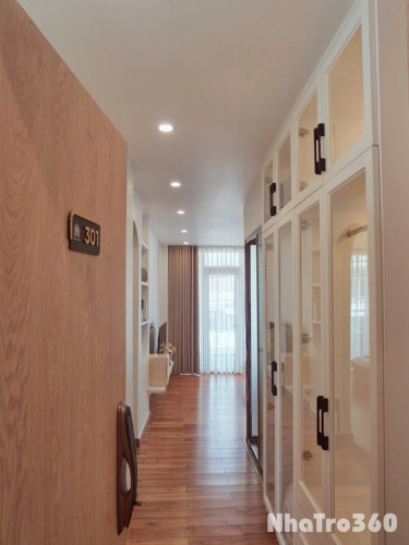 Cho thuê căn hộ ban công quận 1, full nội thất