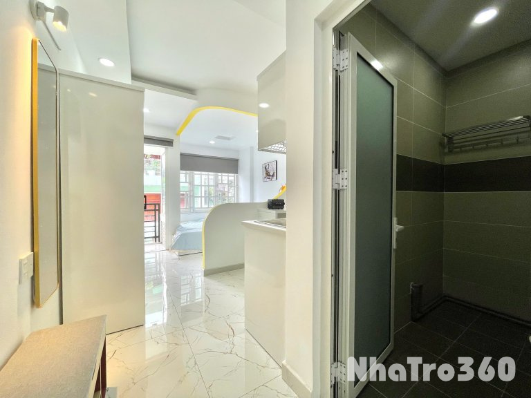 Cho thuê căn hộ Studio Ban công, máy giặt riêng Q1 gần cầu Nguyễn Văn Cừ, công an Thành Phố, Nowzone