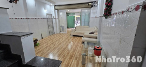 Chính chủ cần cho thuê mặt tiền tầng 1 nhà đẹp giá rẻ tại Phường 4 quận 4 thành phố Hồ Chí Minh thuận tiện kinh doanh buôn bán