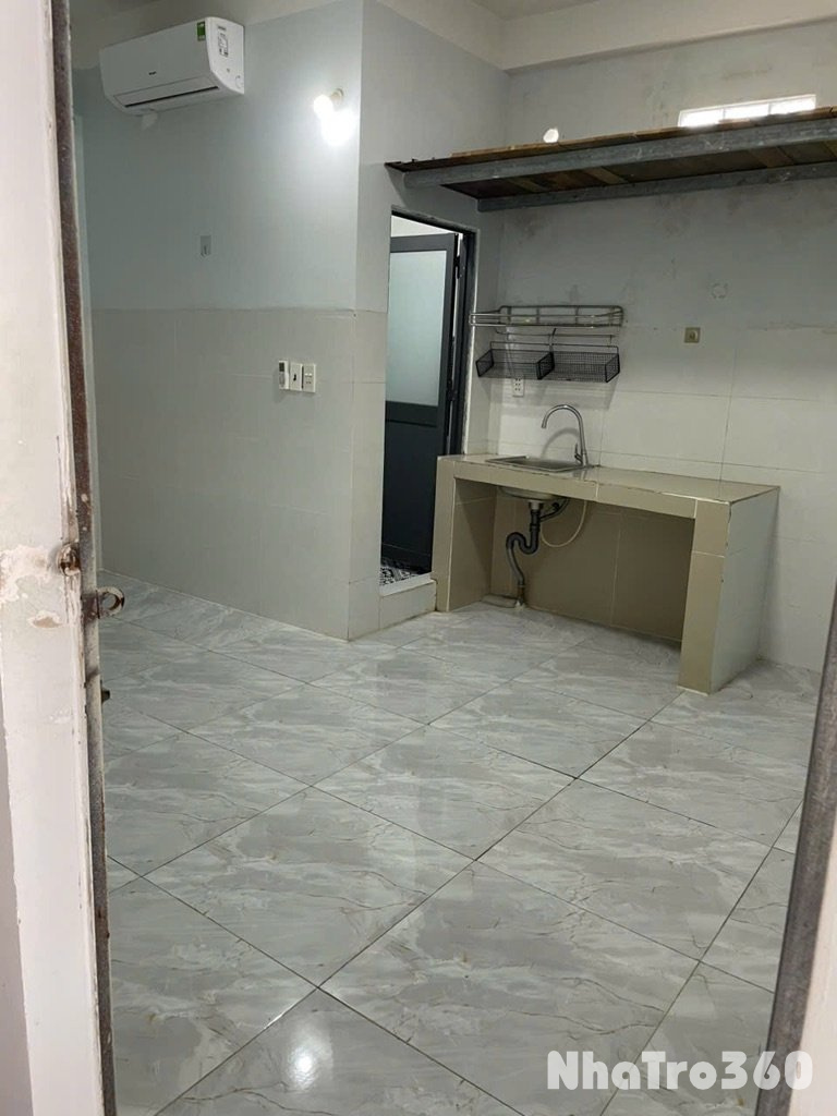 Cần cho thuê. Giá 3.5tr mới, có máy lạnh, rộng