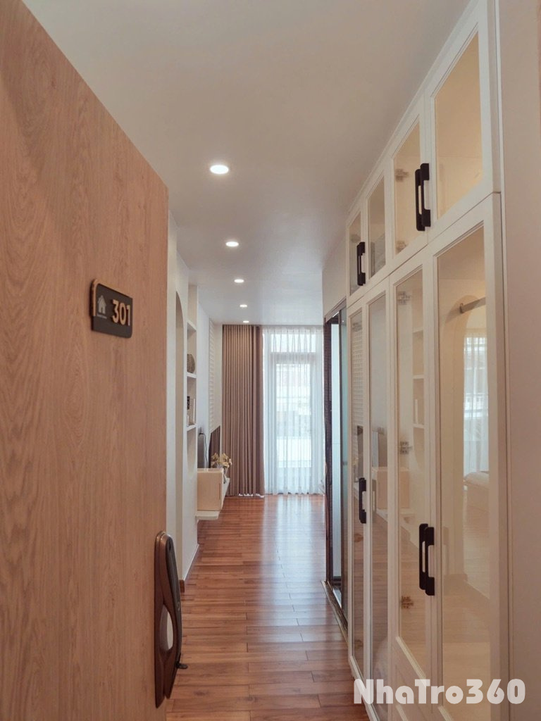 Cho thuê căn hộ ban công quận 1, full nội thất