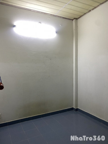 Phòng trọ nữ Cách Mạng Tháng 8, Quận 10