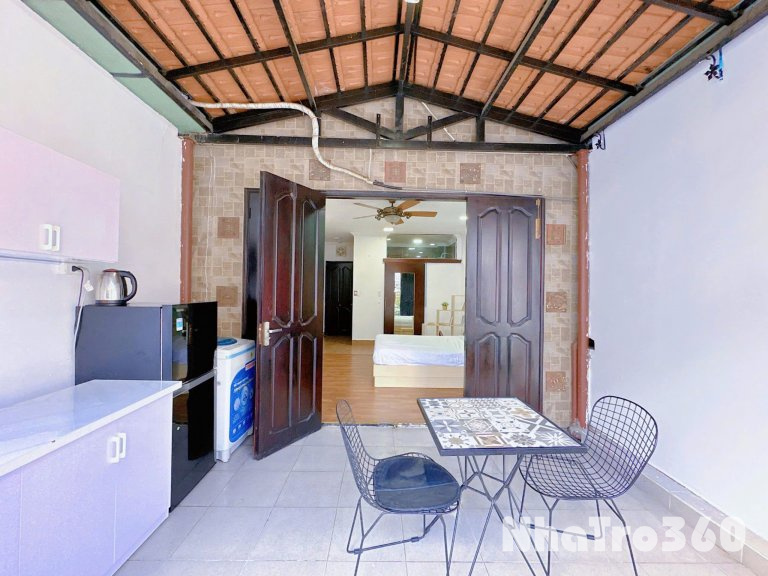 Cho thuê căn 1PN ban công 50m2 ngay ngã sáu Phù Đổng, chợ Bến Thành, công viên Tao Đàn, công viên 23/9,...