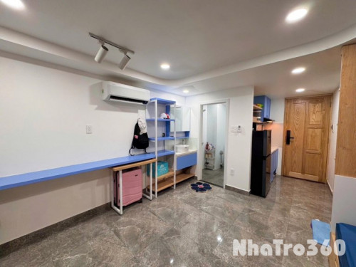 Phòng studio cửa sổ trời tách bếp