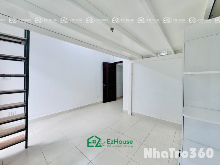 Gần công viên Phú Lâm