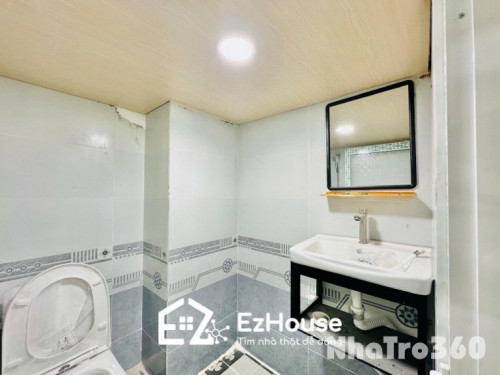 Gần công viên Phú Lâm