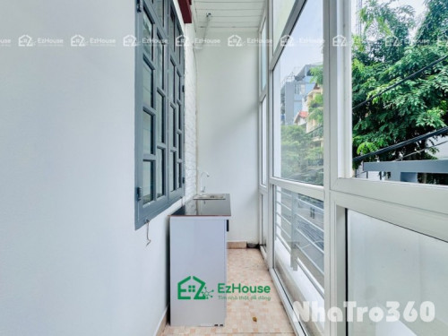 Gần công viên Phú Lâm